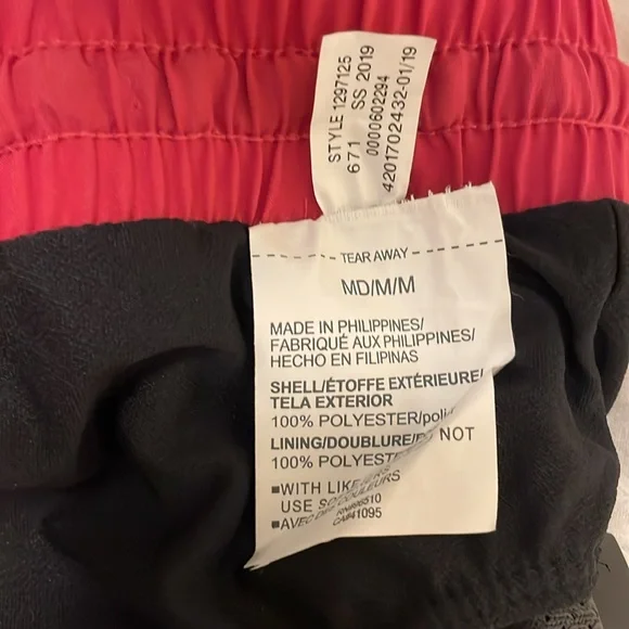 Under Armour NWT Light Red and Black Athletic Running Shorts Women’s Medium - Picture 5 of 8